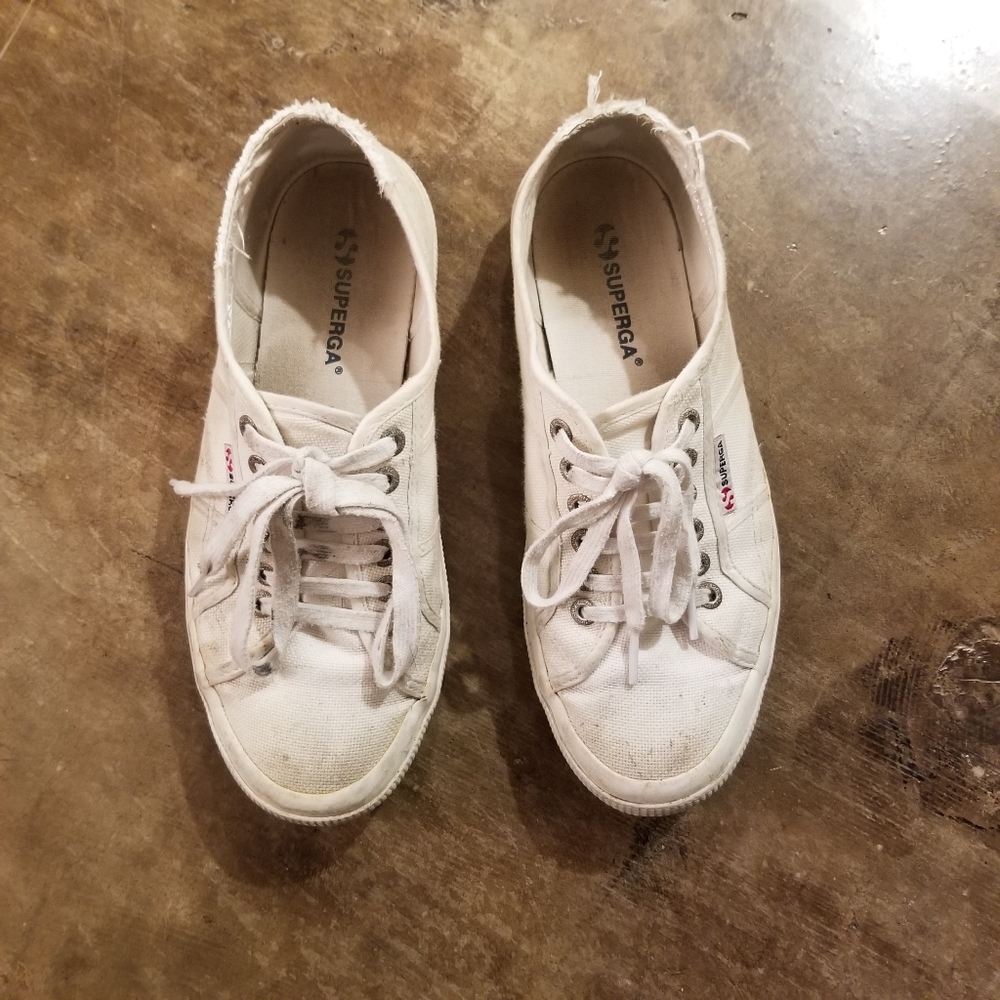 White sneaker tennis shoes